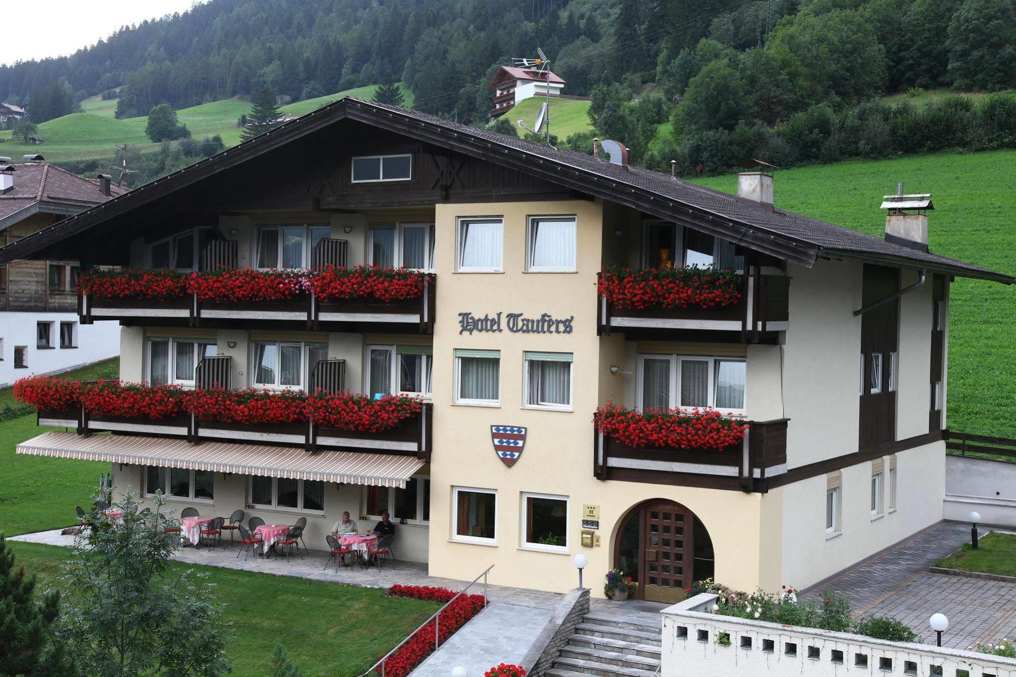 Hotel Taufers モリーニ・ディ・トゥーレス エクステリア 写真